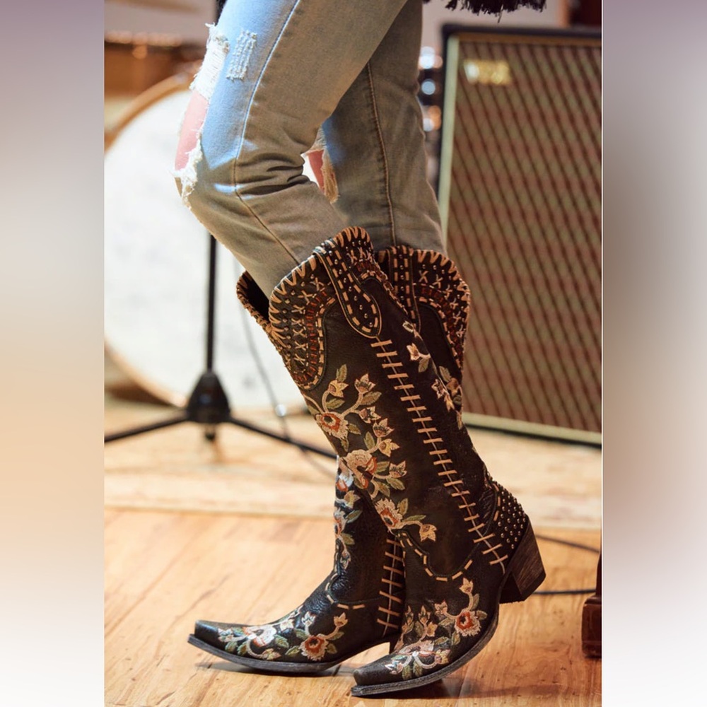 Double D Ranch Almost Famous Black Floral Embroidered Western Boots 11